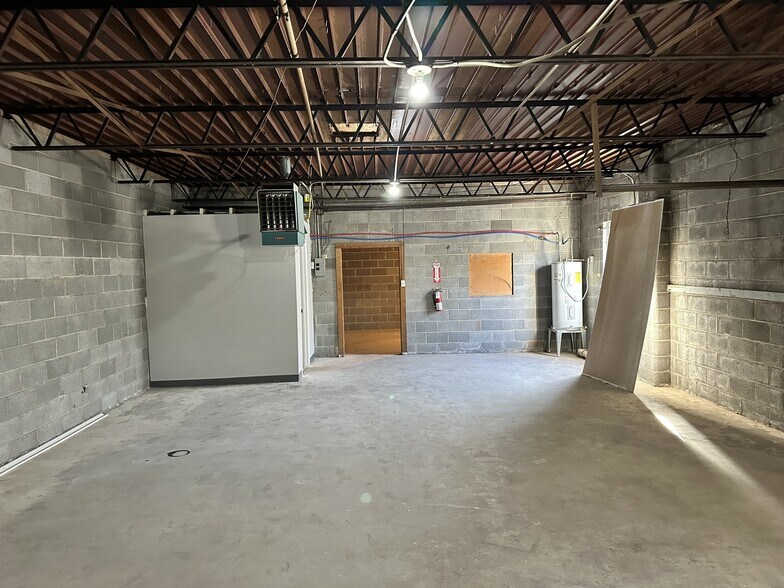 More Photos Of 717 S Treadaway Blvd, Abilene Freestanding For Lease