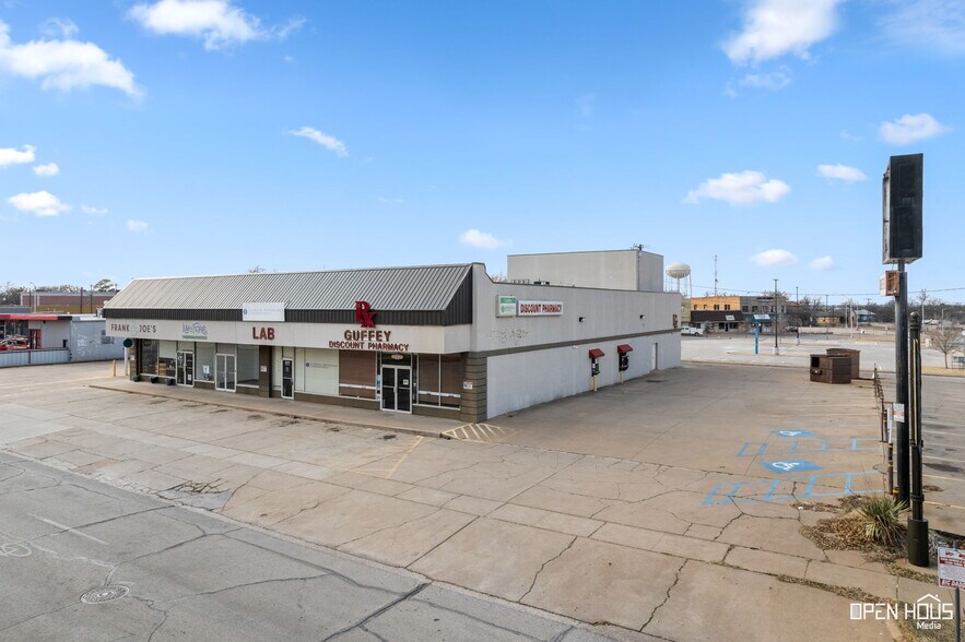 More Photos Of 1612 9th St, Wichita Falls Storefront Retail Office For Sale