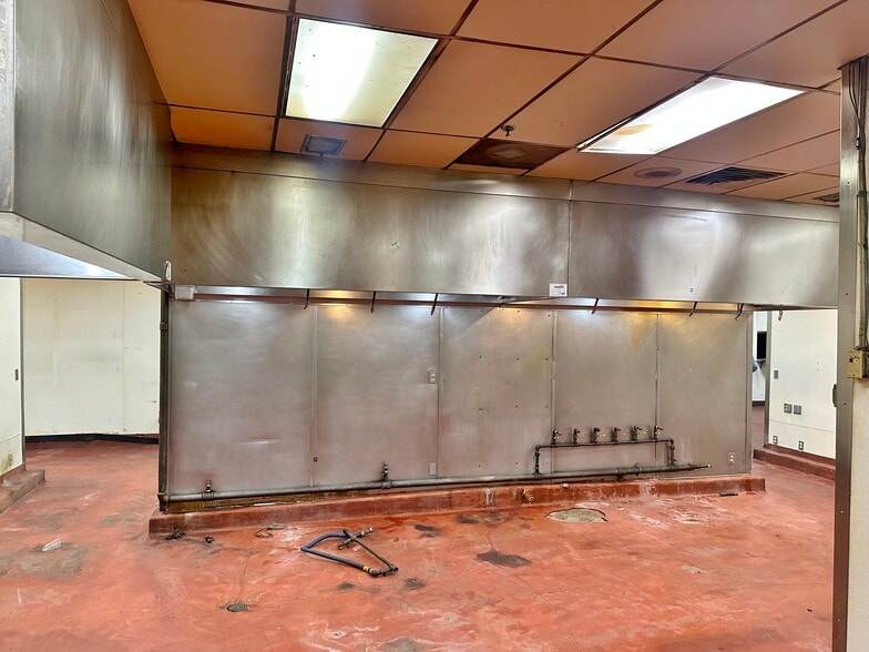 More Photos Of 17 E Sheridan Ave, Oklahoma City Restaurant For Lease