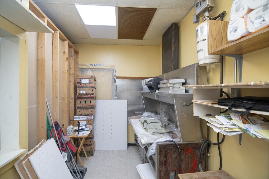 More Photos Of 1931 Alta Dr, Alderson General Retail For Sale