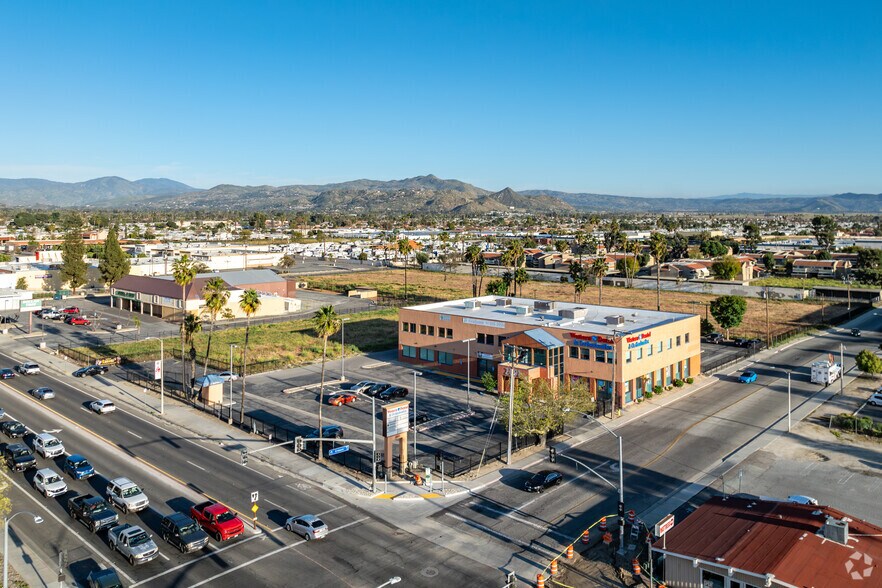 More Photos Of 2091 W Florida Ave, Hemet Office For Lease