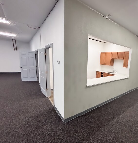 More Photos Of 1236 Central Ave, Sarasota Warehouse For Lease