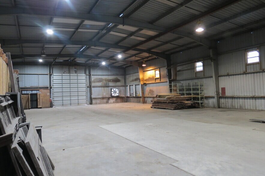 More Photos Of 7585 Wilson Blvd, Jacksonville Warehouse For Lease