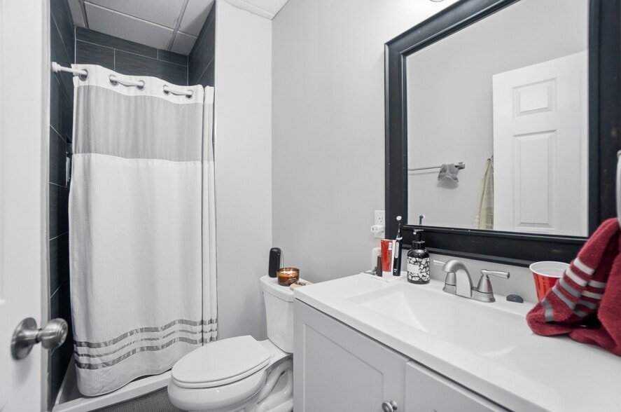 More Photos Of 2406 Auburn Ave, Cincinnati Office Residential For Sale