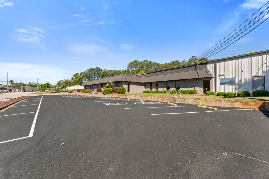 More Photos Of 154 Industrial Park Cir, Lawrenceville Warehouse For Lease