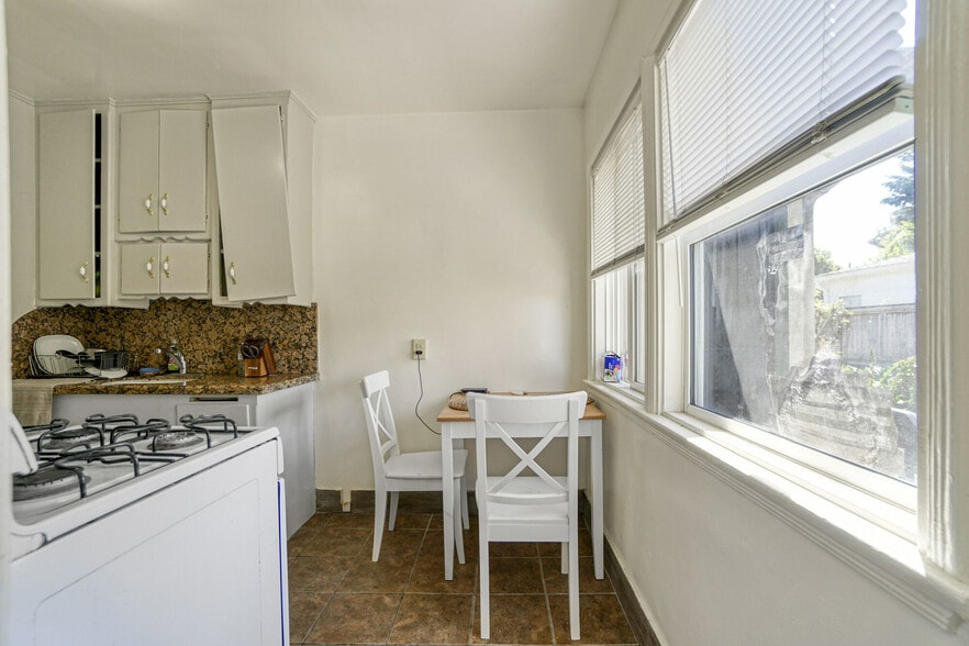 More Photos Of 2045 Penmar Ave, Venice Apartments For Sale