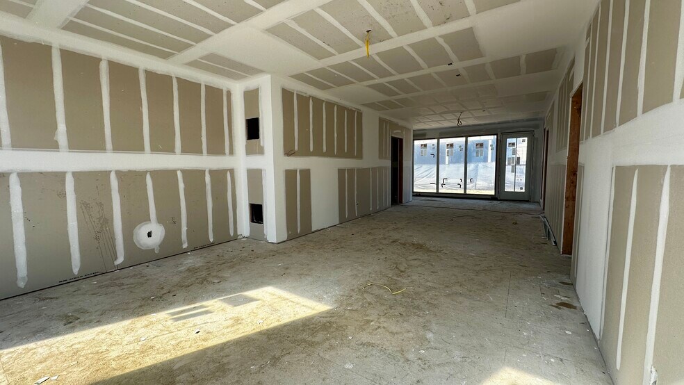 More Photos Of 164 Jessup Ave, Quogue General Retail For Lease