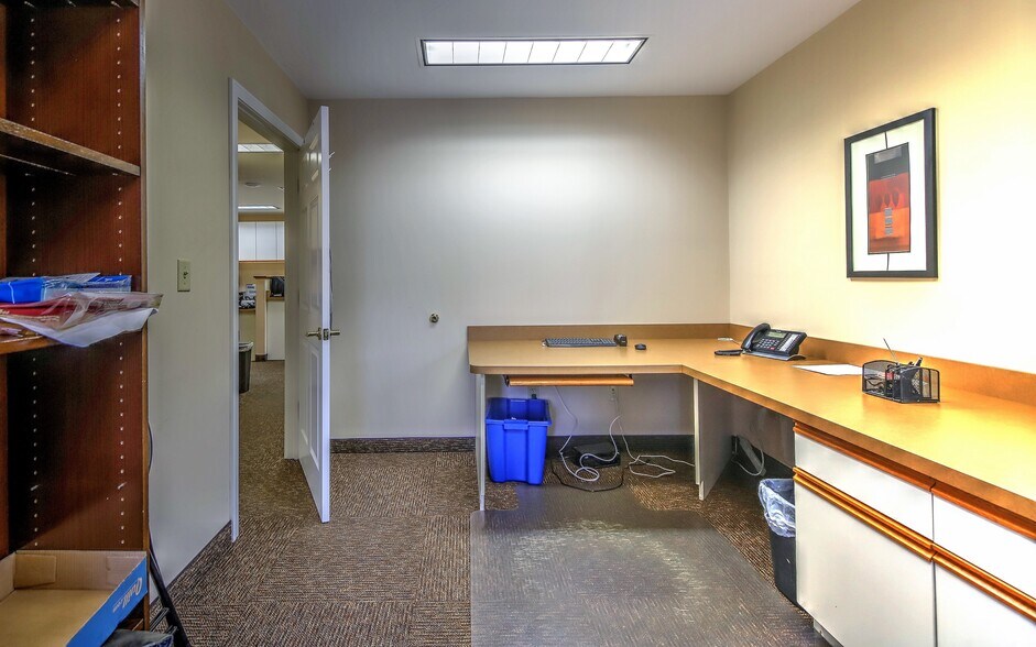 More Photos Of 471 Monroe Tpke, Monroe Medical For Lease