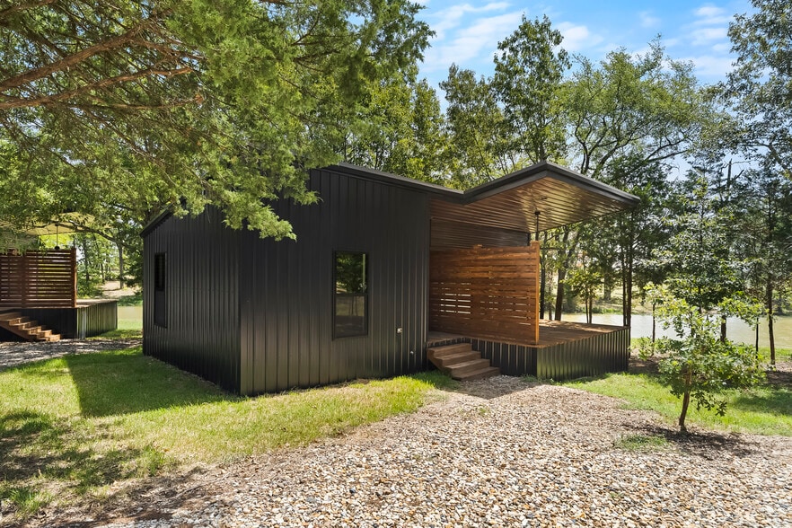 More Photos Of 397 VZ County Road 3611, Edgewood Sports And Entertainment For Sale