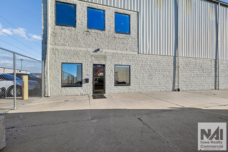 More Photos Of 4600-5000 20th Ave SW, Cedar Rapids Warehouse For Lease