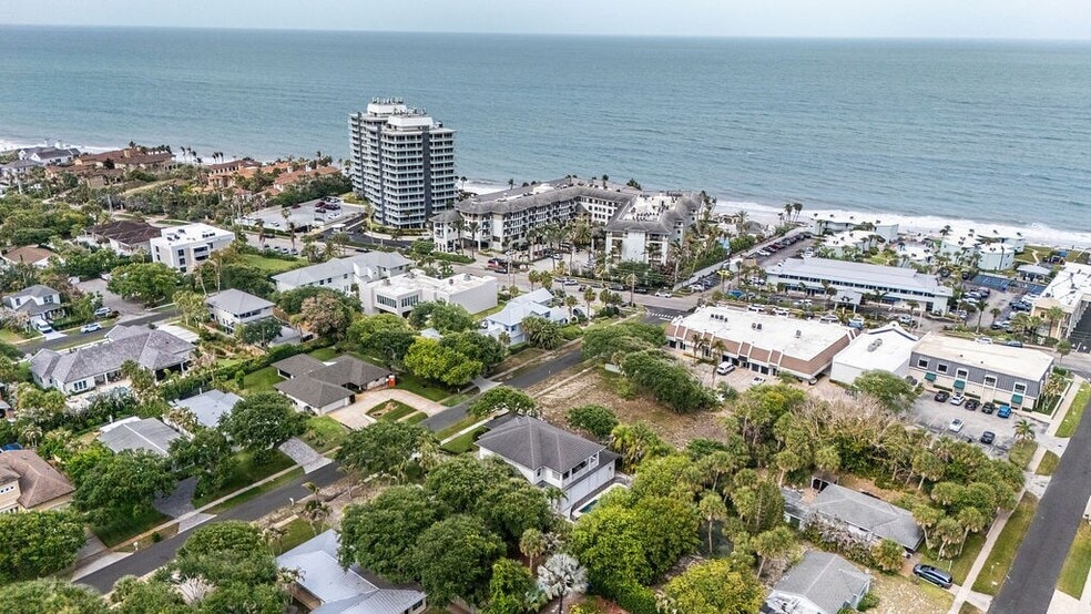 More Photos Of 3509 Ocean Dr, Vero Beach Office Residential For Sale