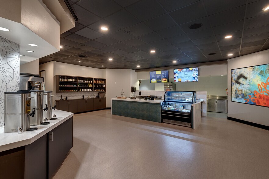 More Photos Of 14841 N Dallas Pky, Addison Office For Lease