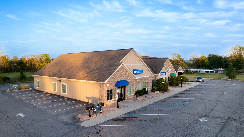 More Photos Of 806 Hogsback Rd, Mason Office For Lease