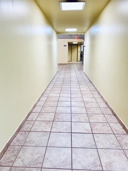 More Photos Of 8370 W Flagler St, Miami Medical For Lease