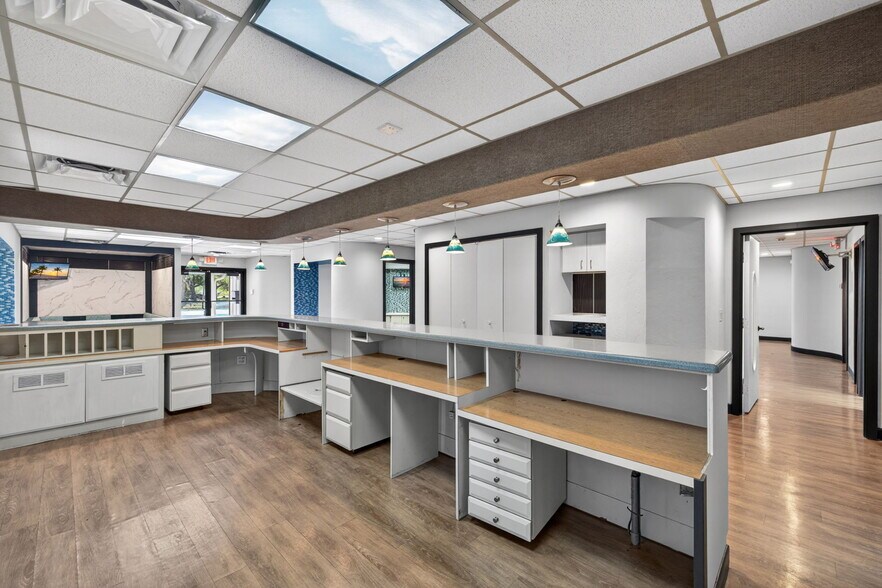 More Photos Of 45 Barkley Cir, Fort Myers Medical For Lease