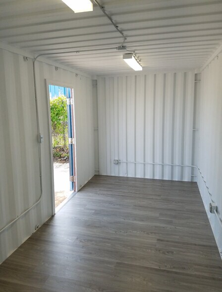 More Photos Of 447 Marion Dr, Wilmington Contractor Storage Yard For Lease