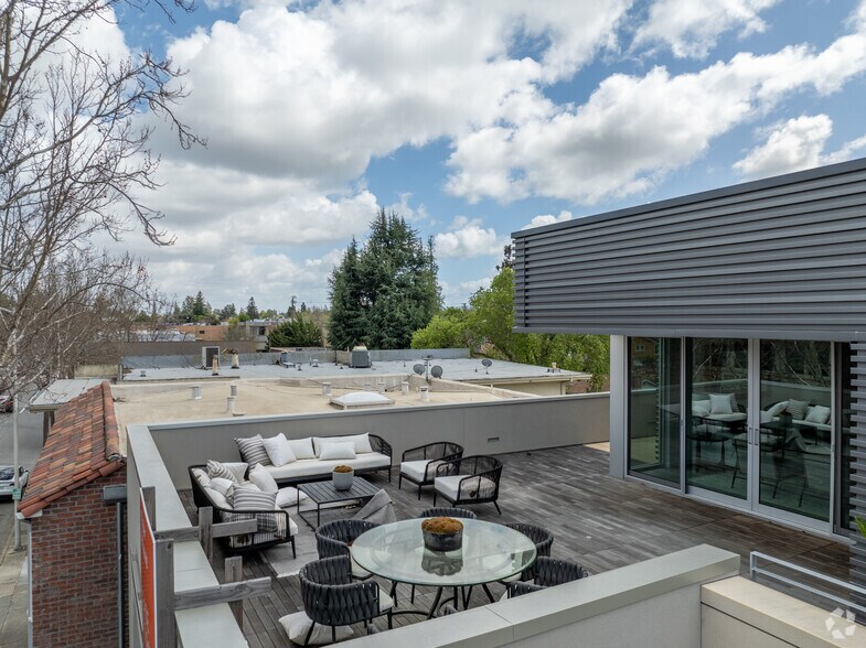 More Photos Of 1275 El Camino Real, Menlo Park Office For Sale