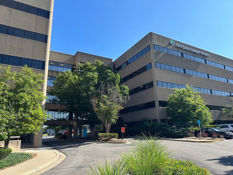 More Photos Of 1401 Harrodsburg Rd, Lexington Medical For Sale