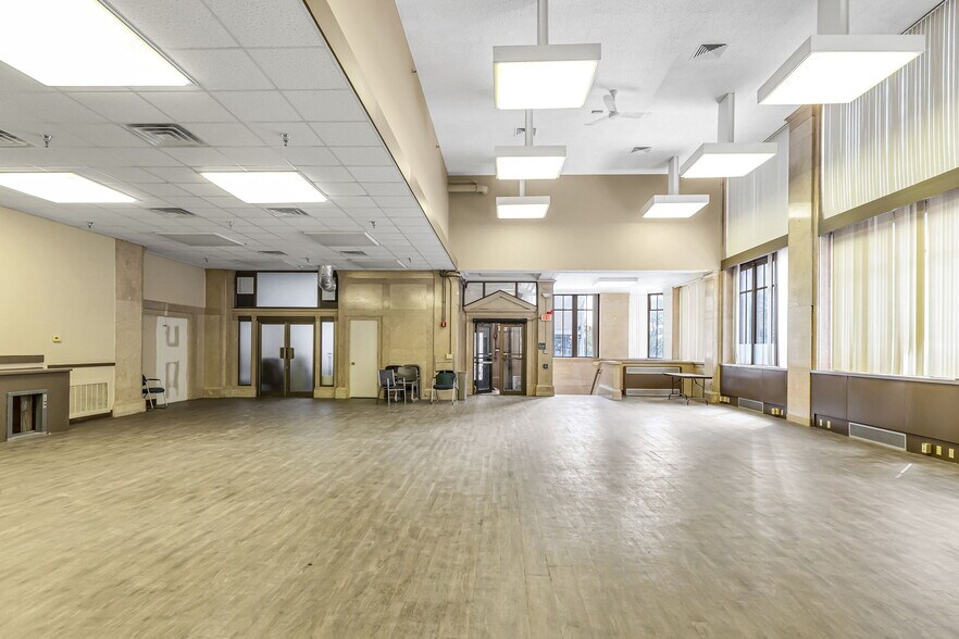 More Photos Of 223 High St, Holyoke Office For Lease
