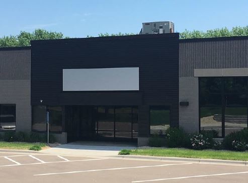 More Photos Of 2800-2892 N Vicksburg Ln, Plymouth Light Manufacturing For Lease