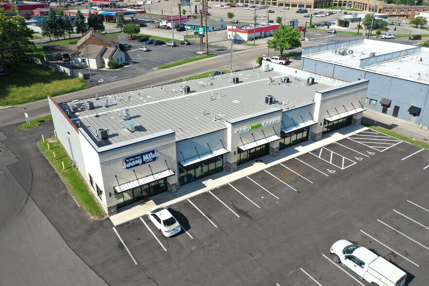 More Photos Of 1406 W 1st St, Springfield Storefront For Lease