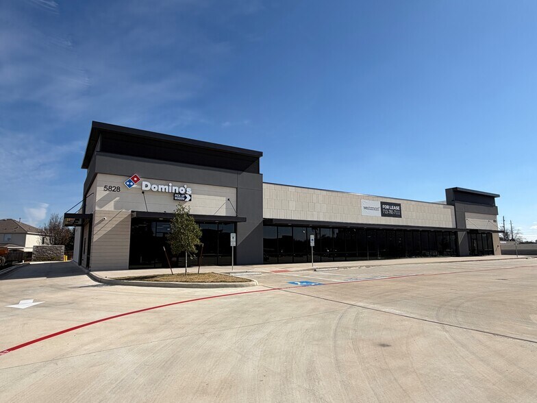 More Photos Of 5828 Fry Rd, Katy Storefront For Lease
