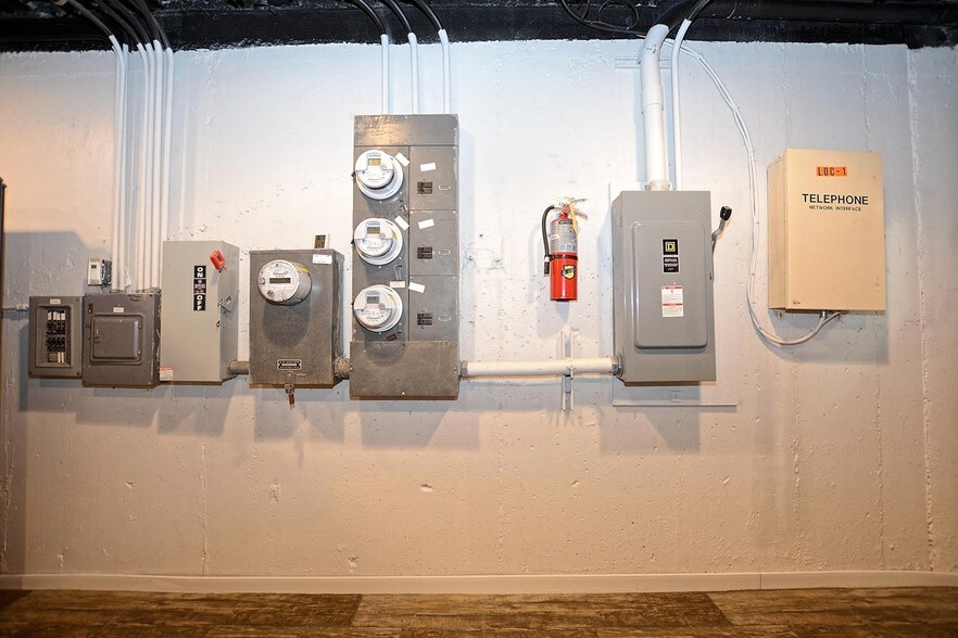 More Photos Of 512 Higgins Rd, Park Ridge Office For Lease