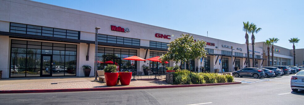 More Photos Of 1145 Renaissance Pky, Rialto Supermarket For Lease