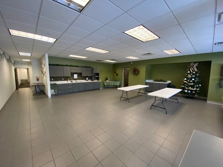 More Photos Of 1710 Leer Dr, Elkhart Office For Lease