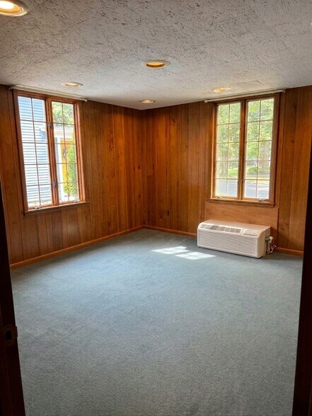 More Photos Of 2 Fennell St, Skaneateles Office For Lease