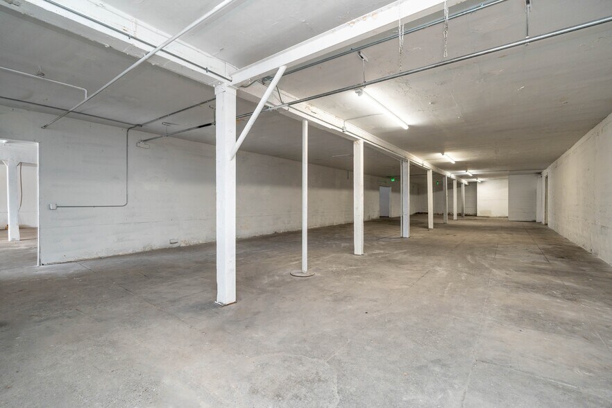 More Photos Of 425 E 58th St, Los Angeles Warehouse For Lease