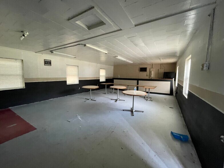 More Photos Of 109 Burney Rd, Seagrove Religious Facility For Lease