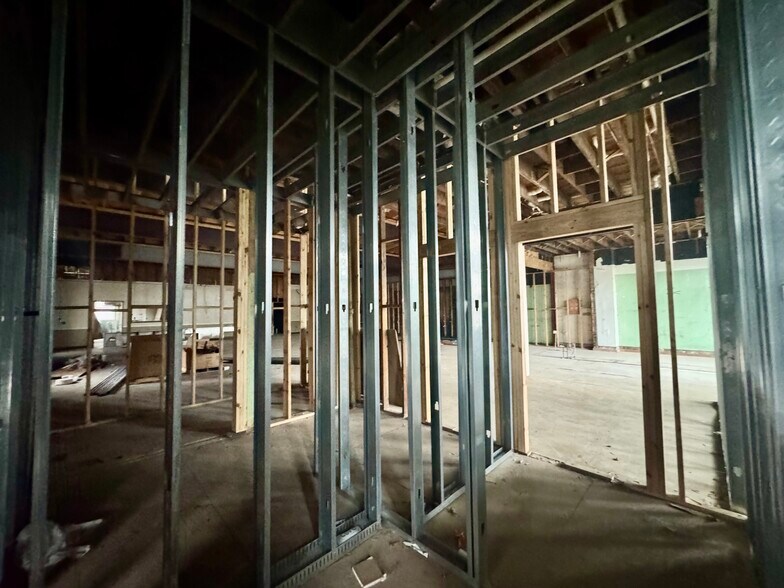 More Photos Of 120 Walnut St, Washington General Retail For Sale