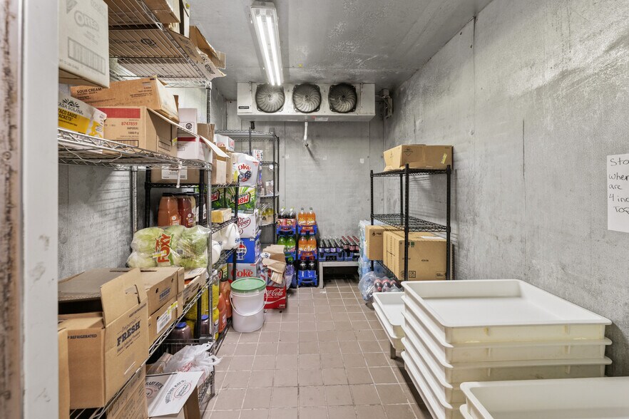 More Photos Of 410 Main St, Sandstone Restaurant For Sale