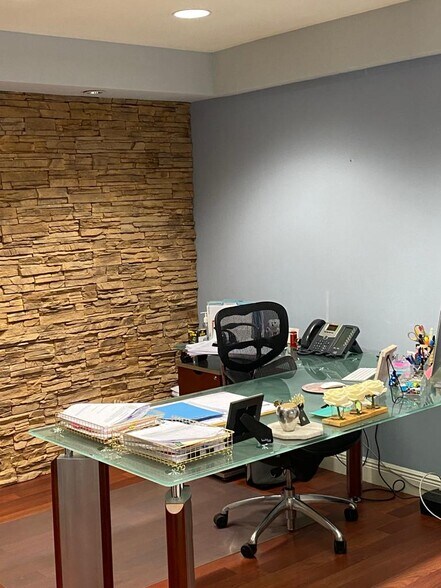 More Photos Of 11379-11399 NW 122nd St, Medley Warehouse For Sale
