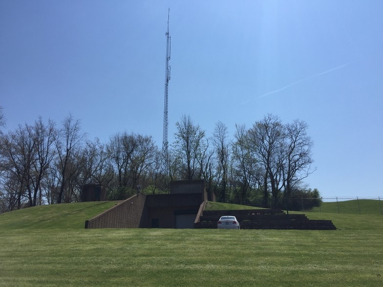 More Photos Of 3280 McKibbon Rd, Saint Louis Flex For Lease