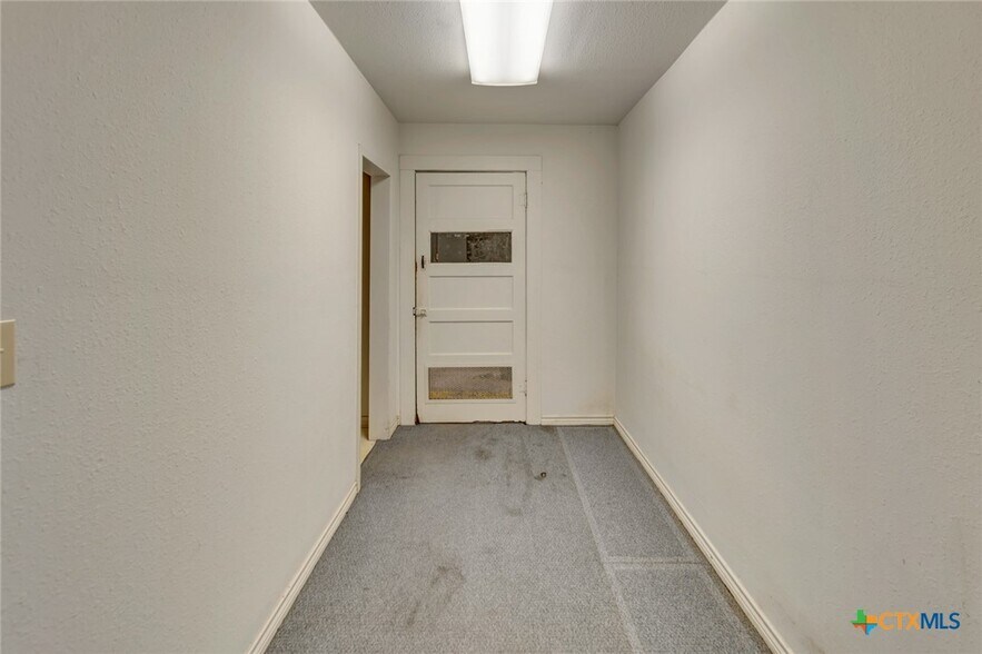 More Photos Of 119 E Main St, Cuero General Retail For Sale