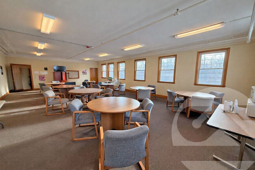 More Photos Of 501 W Kearsley St, Flint Manufacturing For Lease