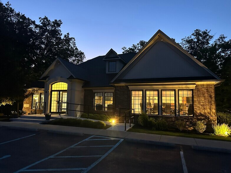 More Photos Of 6280 N Shadeland Ave, Indianapolis Office Residential For Sale