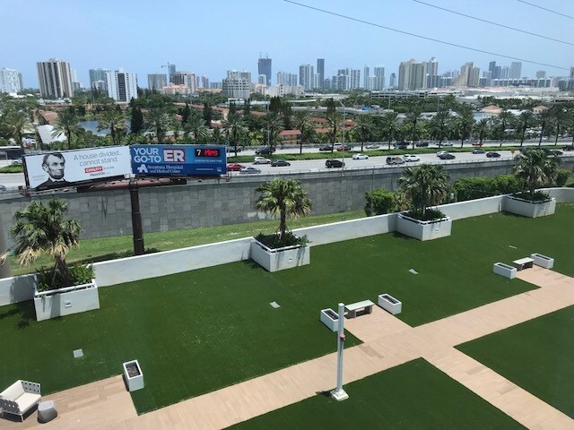 More Photos Of 20200 W Dixie Hwy, Aventura Medical For Lease