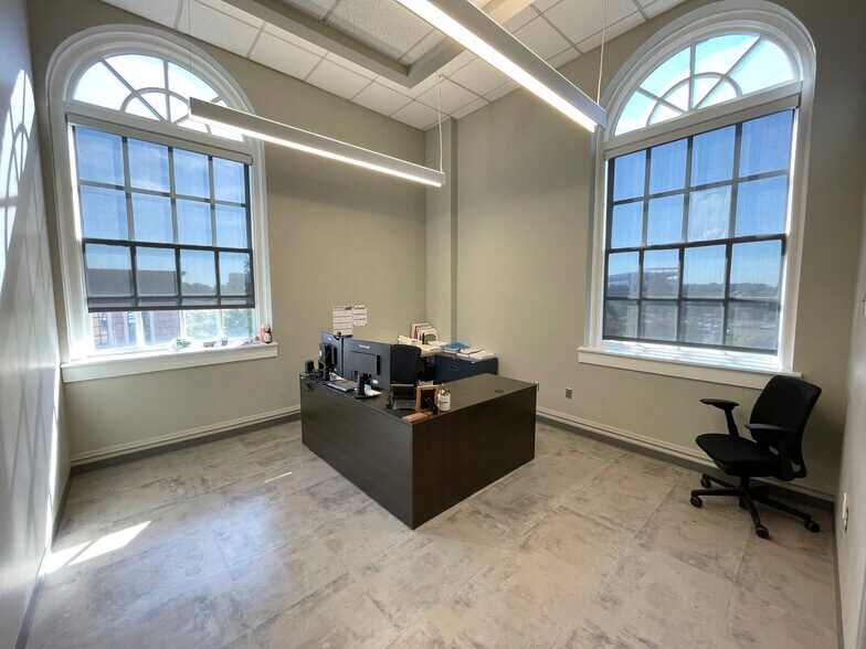 More Photos Of 131 Falls St, Greenville Loft Creative Space For Lease