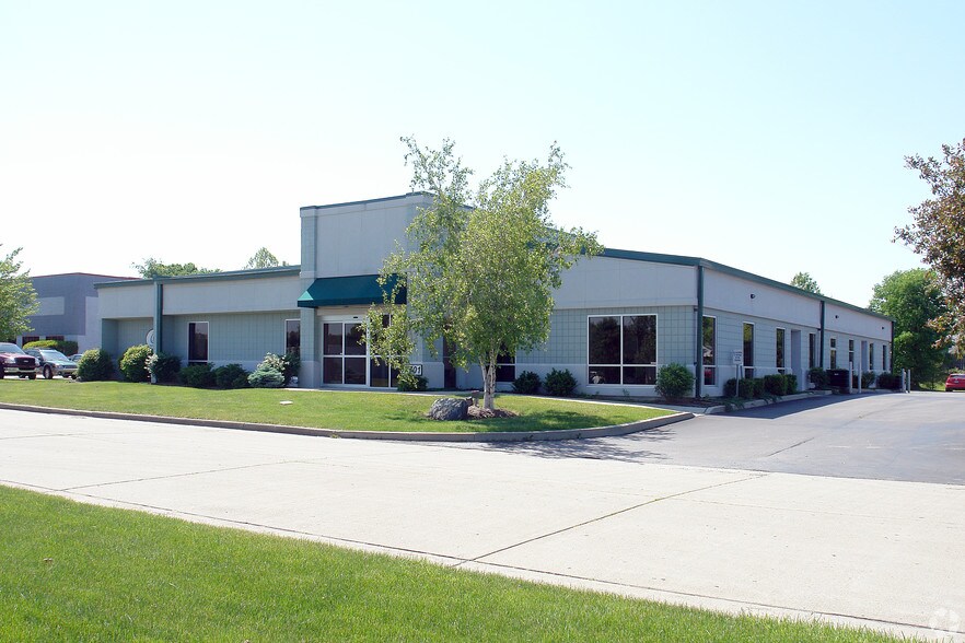 More Photos Of 8701 Castle Park Dr, Indianapolis Light Distribution For Sale