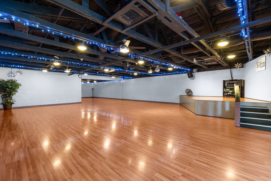 More Photos Of 417 W Santa Fe Ave, Flagstaff Flex For Sale