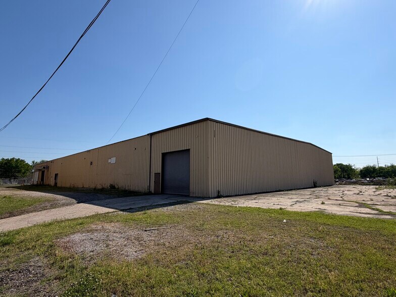 More Photos Of 3323 33rd Pl N, Birmingham Manufacturing For Sale
