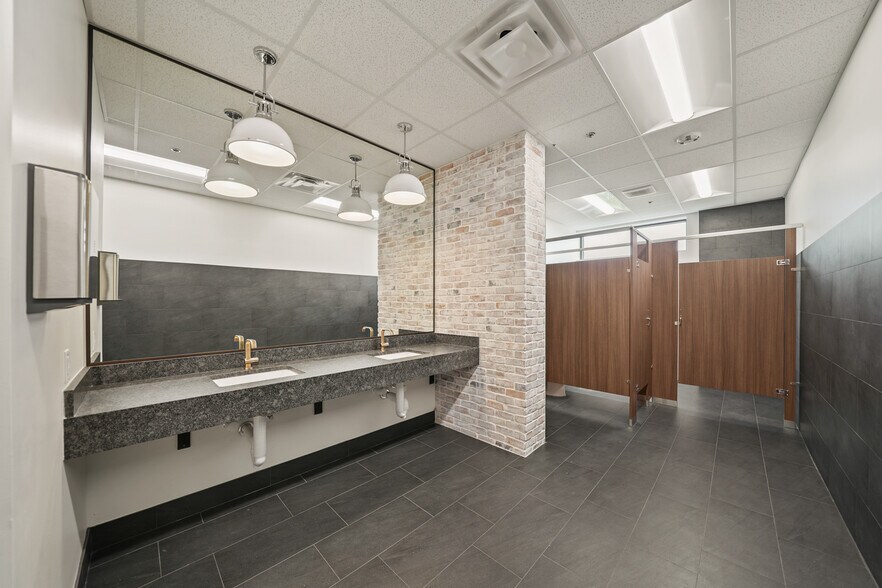 More Photos Of 4300 FM 2351 Rd, Friendswood Office For Lease