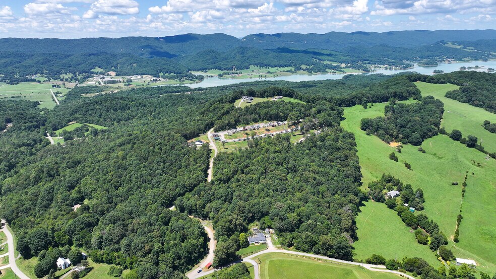 More Photos Of 180 Lakeland Ridge Rd, Bean Station Specialty For Sale