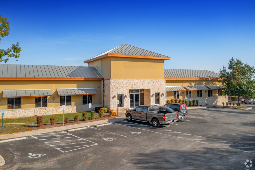 Primary Photo Of 9410 Dugas Dr, San Antonio Medical For Lease