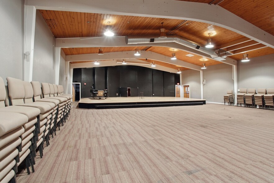 More Photos Of 9200 W Ellsworth Ave, Lakewood Religious Facility For Sale