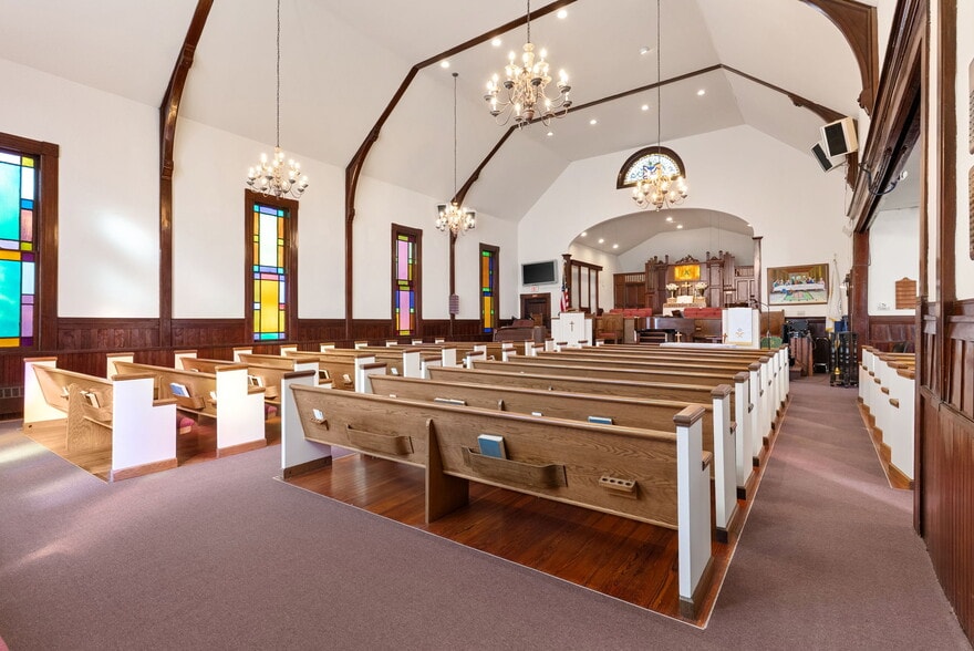 More Photos Of 201 W University Ave, Orange City Religious Facility For Sale