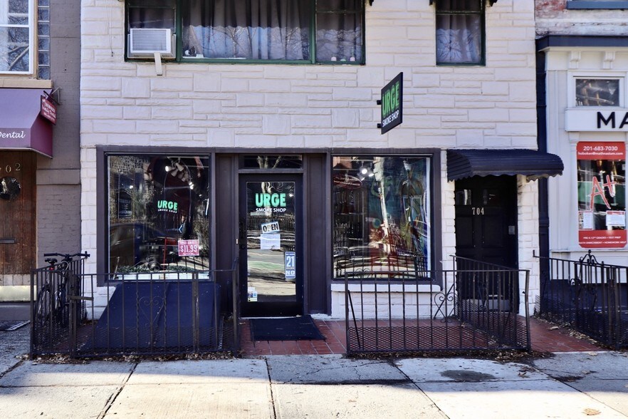 Primary Photo Of 704 Washington St, Hoboken Storefront Retail Residential For Lease